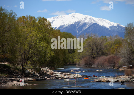 Kajakfahren auf dem Arkansas River, Salida, Chaffee County, Colorado, USA Stockfoto