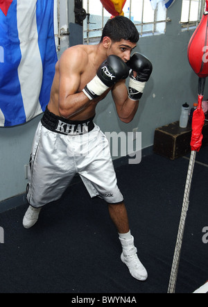 AMIR KHAN BOXER HOLLYWOOD LOS ANGELES Kalifornien USA 30. November 2010 Stockfoto