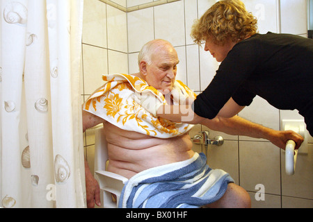 Patientenversorgung in der Nachbarschaft Zentrum Schoeneberg, Berlin, Deutschland Stockfoto