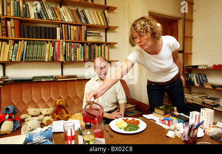 Patientenversorgung in der Nachbarschaft Zentrum Schoeneberg, Berlin, Deutschland Stockfoto