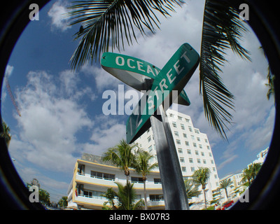 12 Street-Effekt-Fish - eye Fisheye Florida Gebäude Bau Kreuzung Kreuzung Miami Beach Ocean Stockfoto