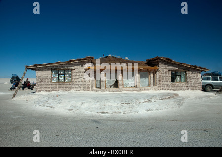 Bausteine benutzt, um das Salz Hotel Salzsee Salar de Uyuni, Bolivien konstruieren. Stockfoto