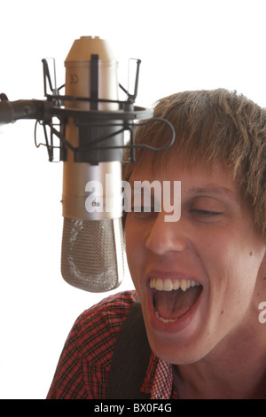 Der Multi-talentierte Musiker und Entertainer Andy Ferris begann als Kinderanimateur. Er kann auch sein Gesetz wegen Hörbehinderung unterzeichnen. Stockfoto