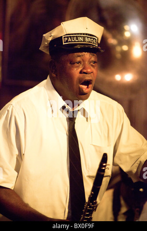 Die Paulin Brothers Blaskapelle spielt in der Preservation Hall in New Orleans, Louisiana. Stockfoto