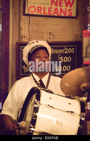 Die Paulin Brothers Blaskapelle spielt in der Preservation Hall in New Orleans, Louisiana. Stockfoto