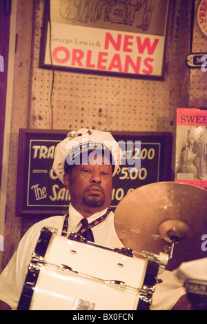 Die Paulin Brothers Blaskapelle spielt in der Preservation Hall in New Orleans, Louisiana. Stockfoto