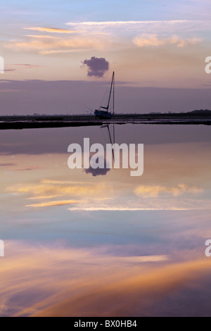 Farbenfrohen Sonnenuntergang und Reflexionen an Leigh on Sea, Essex Stockfoto