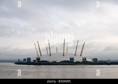 LONDON - 27 NOVEMBER: The Millennium Dome, auch bekannt als das O2 Centre. 27. November 2010 in London, England. Stockfoto