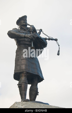 51. Highland Division-Piper-Denkmal am Bruar, Calvine, Perthshire. Stockfoto