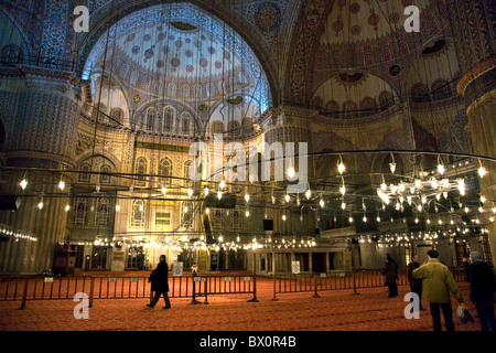 Blaue Moschee oder Sultan-Ahmed-Moschee. Innenansicht. Istanbul, Türkei. Stockfoto