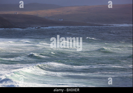 Blick der Nord-West Küste von Schottland von Stoner Leuchtturm an einem stürmischen Nachmittag. Stockfoto