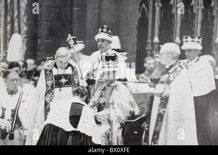 König George VI empfängt die Huldigung der Prinzen und Kollegen nach seiner Krönung im Jahre 1937. Stockfoto