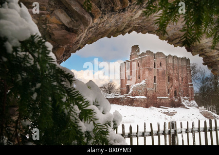 Ansicht des Bergfrieds Norham Castle einmal der gefährlichste Ort in England. Eines der Lieblingsthemen Turners. Stockfoto