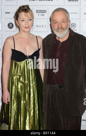 Lesley Manville und Mike Leigh besucht die Moet Independent Film Awards, Old Billingsgate Market, London, 5. Dezember 2010. Stockfoto