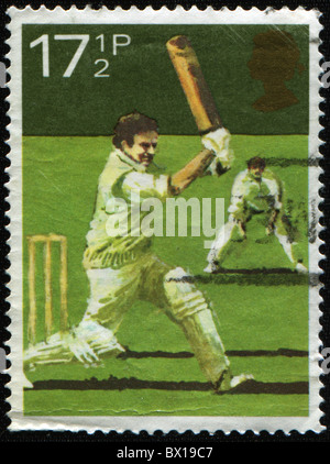 UK - CIRCA 1980: Eine Briefmarke gedruckt in Großbritannien zeigt Cricet Spieler, ca. 1980 Stockfoto