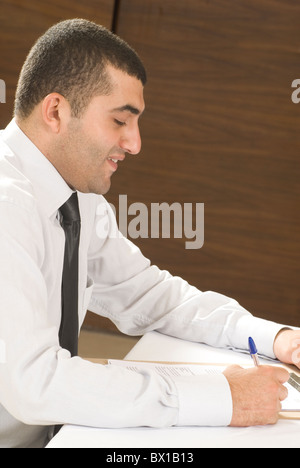 30 Jahre alt Middle Eastern Geschäftsmann in Büro Beirut Libanon Naher Osten Stockfoto