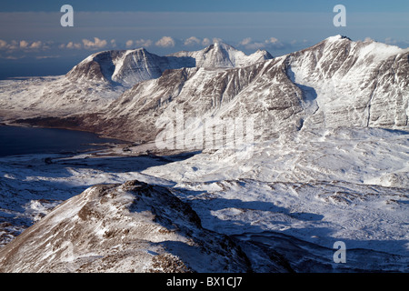 Beinn Alligan & Gipfelns im Winter von Sgorr Ruadh, Torridon, North West Highlands, Schottland Stockfoto