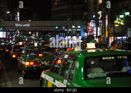 Stau in Roppongi in der Nacht, Tokyo, Japan Stockfoto