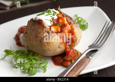 Würziges Huhn und Pilz-Jacke Stockfoto