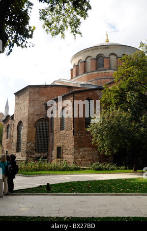 Hagia Irene oder Hagia Eirene, befindet sich eine ehemalige östliche orthodoxe Kirche in den äußeren Hof des Topkapi-Palast, Istanbul, Türkei Stockfoto