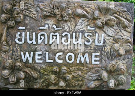 Willkommensschild in einem Resort auf der Insel Koh Samet, Thailand. Stockfoto