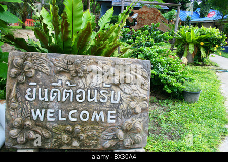 Eingang zum Strandhütten auf Koh Samet Insel in Thailand. Stockfoto