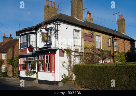 Red Lion Wirtshaus, ein ländliches Dorfpub am Straßenrand in Chenies Dorf Buckinghamshire UK Stockfoto