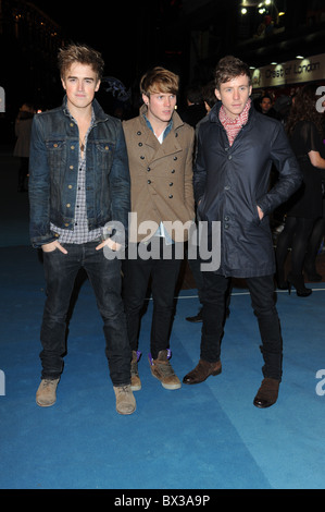 DANNY JONES DOUGIE POYNTER & TOM FLETCHER aus MCFLY TRON LEGACY FILM PREMIERE LEICESTER SQUARE LONDON ENGLAND 05 Dezember 20 Stockfoto