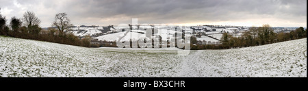 Panoramablick über die Landschaft von Somerset, mit Paulton auf der rechten Seite. Timsbury, UK England entnommen. Stockfoto