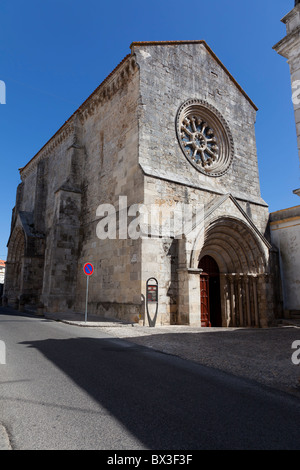 São João de Alporão Kirche von den Johanniter-Rittern erbaut. 12./13. Jahrhundert Romanik und Gotik. Stadt von Santarém, Portugal Stockfoto