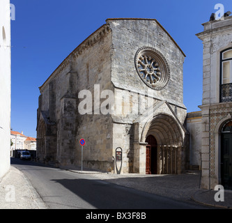 São João de Alporão Kirche von den Johanniter-Rittern erbaut. 12./13. Jahrhundert Romanik und Gotik. Stadt von Santarém, Portugal Stockfoto