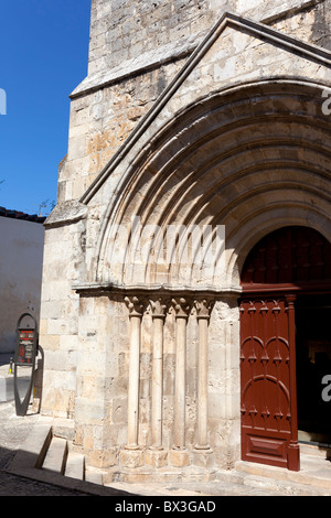São João de Alporão Kirche von den Johanniter-Rittern erbaut. 12./13. Jahrhundert Romanik und Gotik. Stadt von Santarém, Portugal Stockfoto