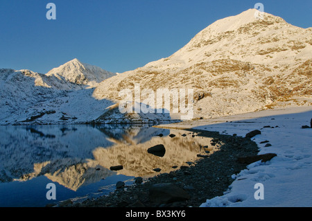 Crib Goch, Snowdon und Llyn Llydaw bei Sonnenaufgang Stockfoto