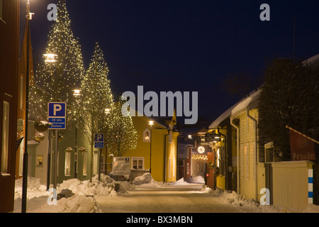 Trosa Kleinstadt bei Nacht beleuchtet Weihnachten Dekorationen winter Stockfoto