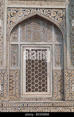 Detail der Dekoration des Itimad-Ud-Dualah, s Grab, Agra, Indien Stockfoto