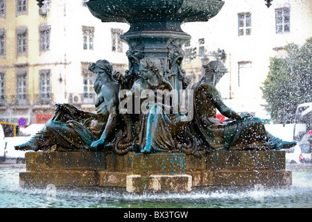 Brunnen in Rossio-Platz Lissabon Portugal Stockfoto