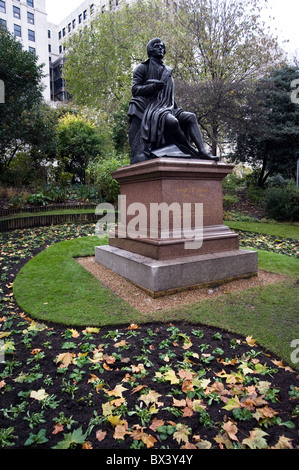 Statue von Robert brennt in Victoria Embankment Gardens London england Stockfoto