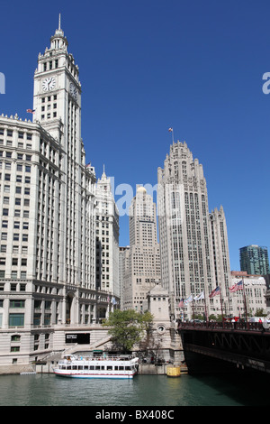 Chicago River und Wrigley Building Stockfoto