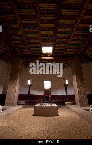 Innenansicht des The Great Kiva ausgegraben von Earl Morris im Jahre 1921 am Standort Aztec Ruins National Monument in New Mexico, USA. Stockfoto