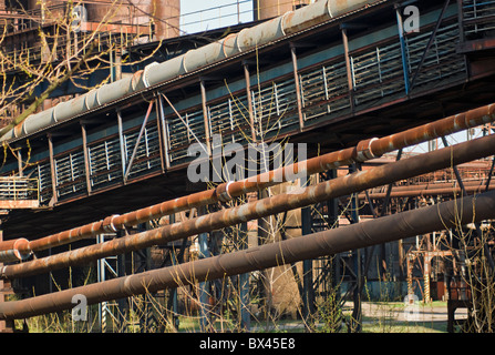 Rohrleitungen, Vitkovice Eisen- und Stahlwerken, Ostrau, Mährisch-Schlesische Region, Tschechien Stockfoto