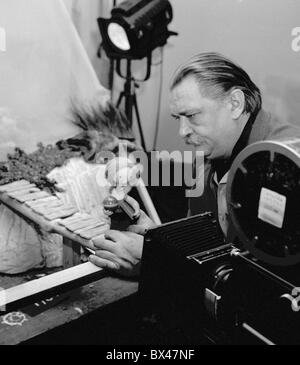 Marionette Filmemacher Jiri Trnka in seinem Atelier, Februar 1962. CTK Foto/Karel Mevald Stockfoto