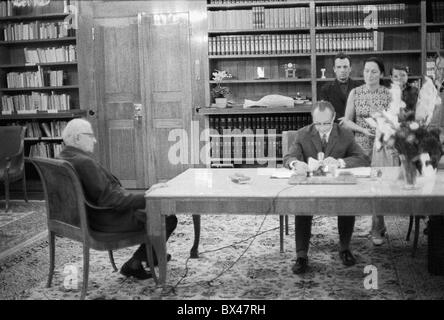 Alexander Dubcek, Ludvik Svoboda, Rede, Adresse, radio Stockfoto