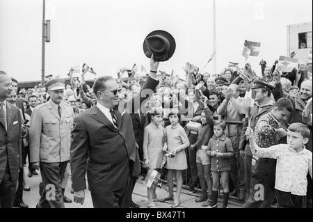 Josip Broz Tito, Alexander Dubcek, Prag, Menschen, Flughafen, Hut Stockfoto