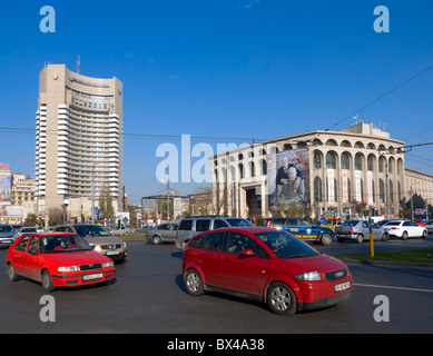 Blick auf Verkehr auf Universität Square in Bukarest Rumänien Stockfoto