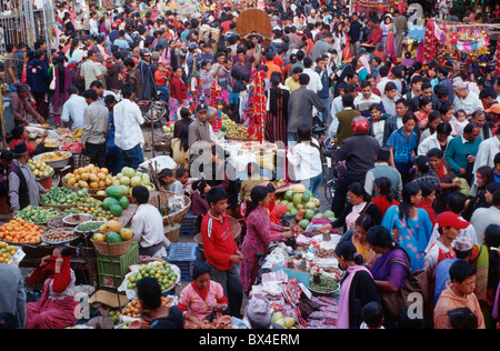 Markt Handel Gemüse Obst vegetarisch 3. Welt Pay Vorbereitungen Massen Nepali Newari Newaren kulturelle pe Stockfoto