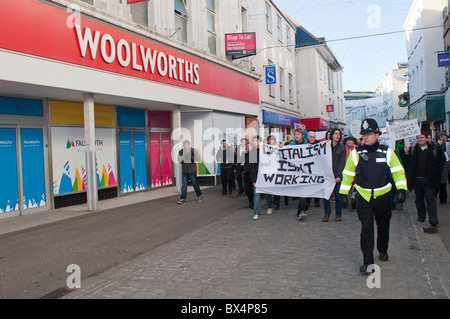 Studenten in Falmouth, Cornwall, Protest gegen die vorgeschlagenen Erhöhungen Studiengebühren. 8. Dezember 2010 Stockfoto