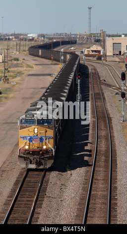 Kohlezug in Union Pacific Railroad Bailey Yard Stockfoto