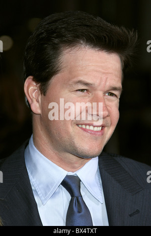 MARK WAHLBERG Kämpfer LOS ANGELES PREMIERE HOLLYWOOD LOS ANGELES Kalifornien USA 6. Dezember 2010 Stockfoto
