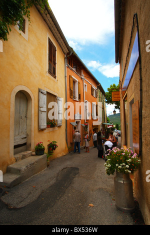 Französische Dorf Moustiers-Sainte-Marie in der Verdon-Tal, Provence Frankreich, Europa. Stockfoto