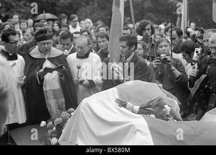 Milan Kadlec, Opfer, Tote, Unfall, Beerdigung, Nationalflagge, trauernden Stockfoto